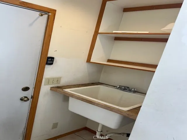 LAUNDRY SINK