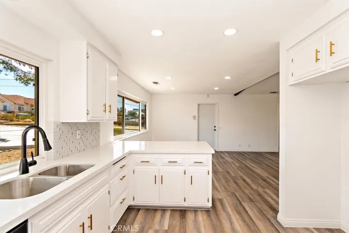 14214 Monte Verde Road, Apple Valley, California 92307