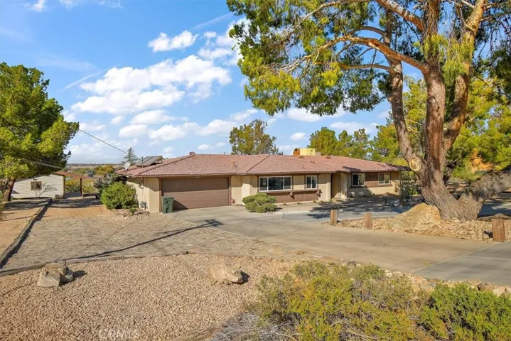 14214 Monte Verde Road, Apple Valley, California 92307