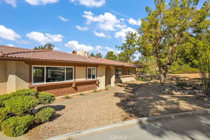 14214 Monte Verde Road, Apple Valley, California 92307