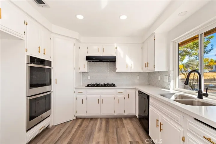14214 Monte Verde Road, Apple Valley, California 92307