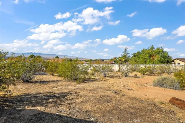 14214 Monte Verde Road, Apple Valley, California 92307