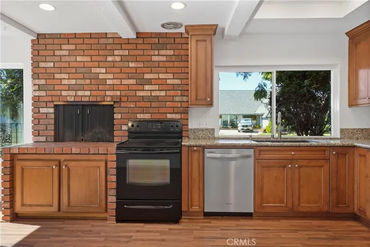 1512 Beechwood Street, Santa Ana, California 92705