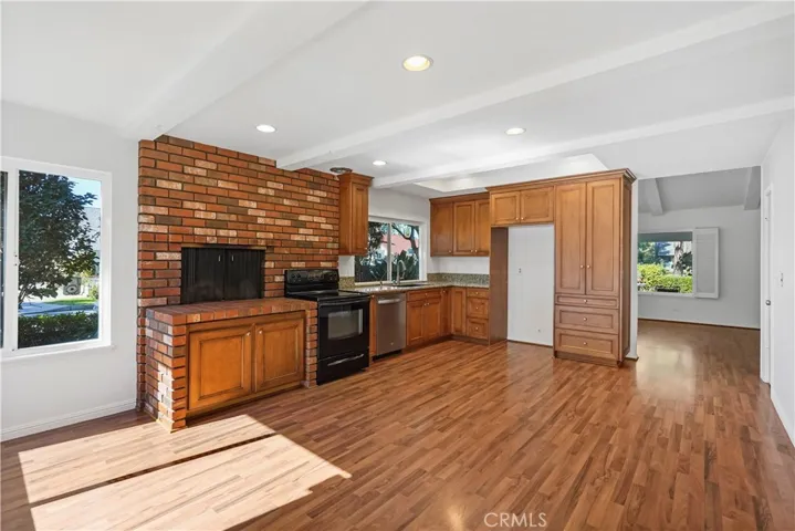 1512 Beechwood Street, Santa Ana, California 92705