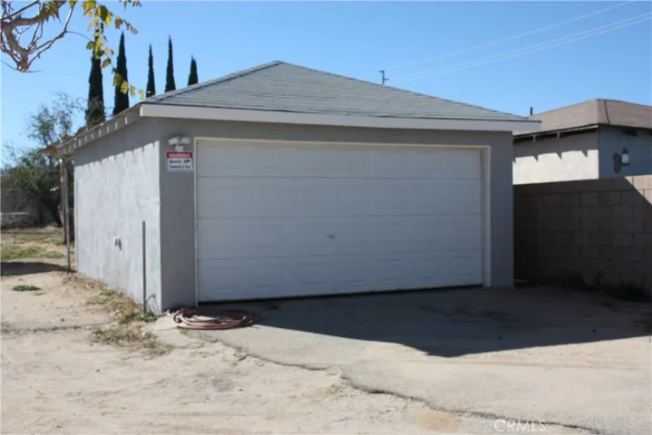 Detached 2 car garage