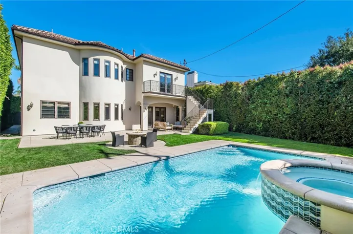 733 Moreno Avenue, Los Angeles, California 90049