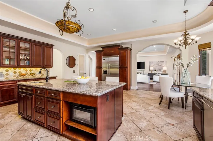 733 Moreno Avenue, Los Angeles, California 90049