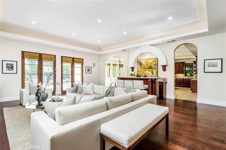 733 Moreno Avenue, Los Angeles, California 90049