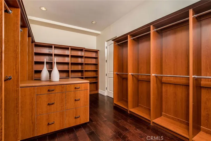 733 Moreno Avenue, Los Angeles, California 90049