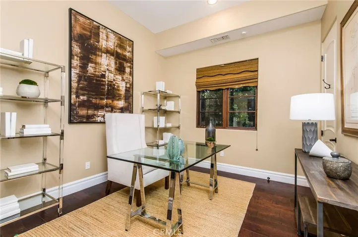733 Moreno Avenue, Los Angeles, California 90049