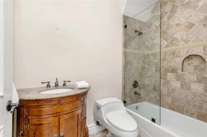 733 Moreno Avenue, Los Angeles, California 90049