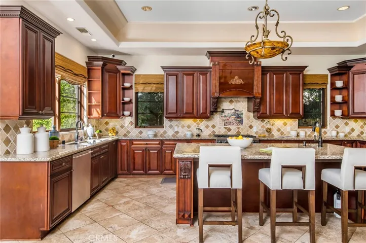 733 Moreno Avenue, Los Angeles, California 90049