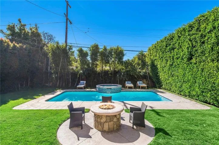 733 Moreno Avenue, Los Angeles, California 90049