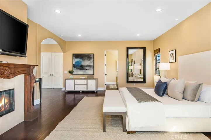 733 Moreno Avenue, Los Angeles, California 90049