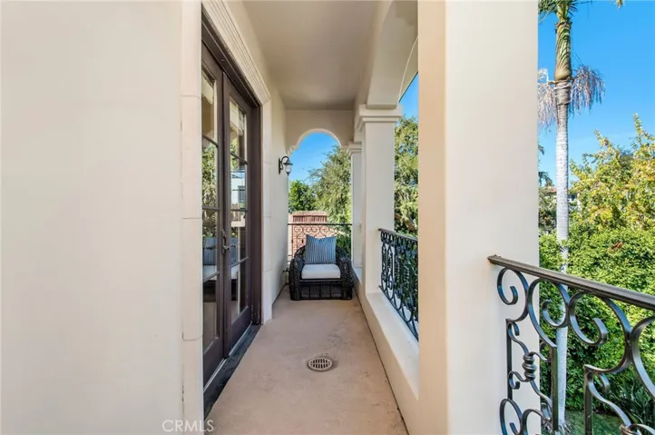 733 Moreno Avenue, Los Angeles, California 90049