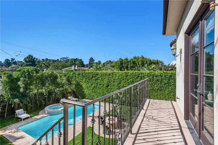 733 Moreno Avenue, Los Angeles, California 90049
