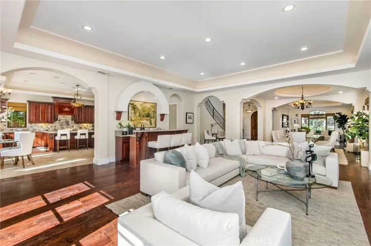 733 Moreno Avenue, Los Angeles, California 90049