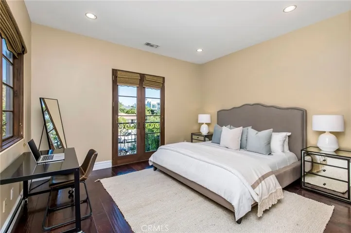 733 Moreno Avenue, Los Angeles, California 90049