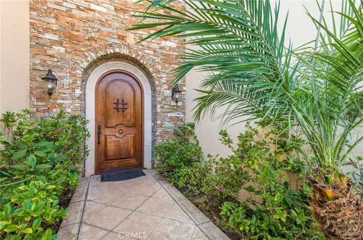 733 Moreno Avenue, Los Angeles, California 90049