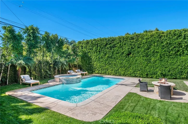733 Moreno Avenue, Los Angeles, California 90049