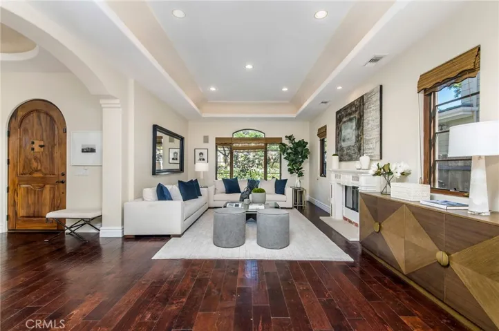 733 Moreno Avenue, Los Angeles, California 90049
