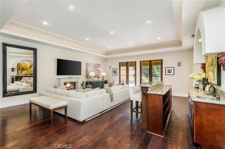 733 Moreno Avenue, Los Angeles, California 90049