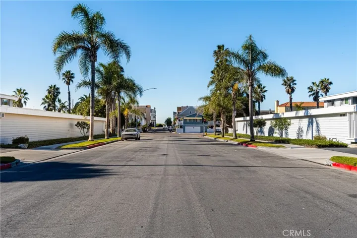 16935 Bluewater Lane, Huntington Beach, California 92649
