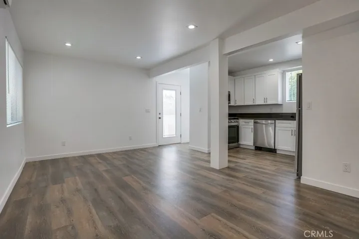 869 Glenway Drive, Inglewood, California 90302