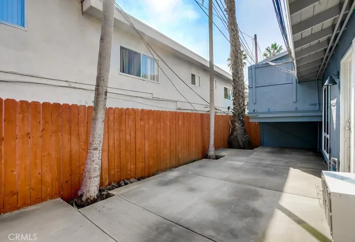 869 Glenway Drive, Inglewood, California 90302