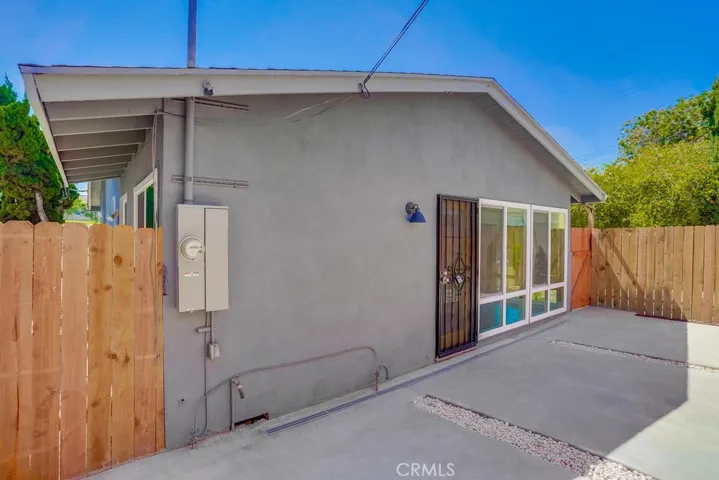 869 Glenway Drive, Inglewood, California 90302