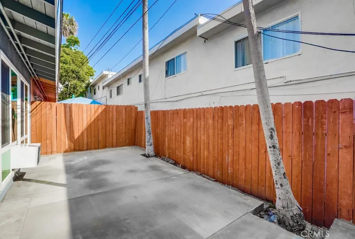 869 Glenway Drive, Inglewood, California 90302