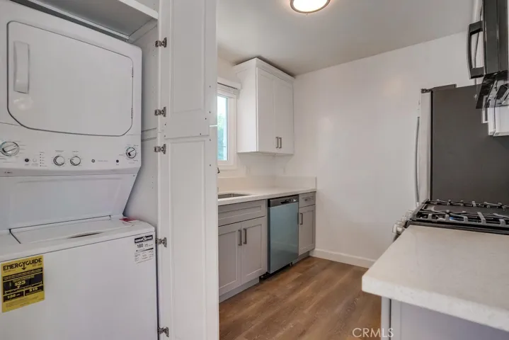 869 Glenway Drive, Inglewood, California 90302