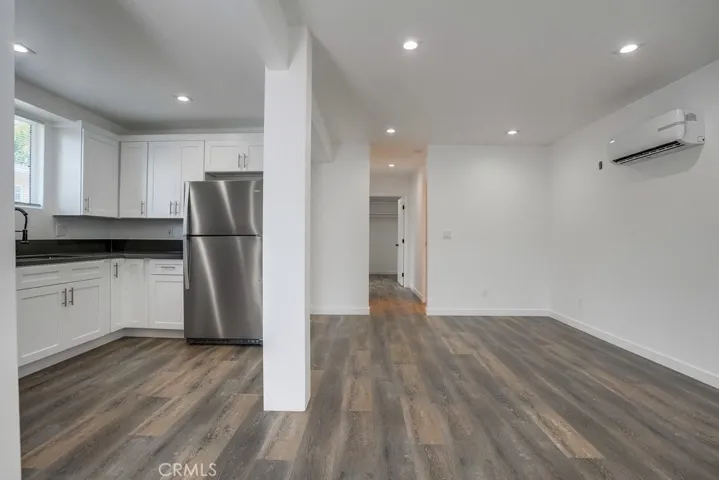 869 Glenway Drive, Inglewood, California 90302