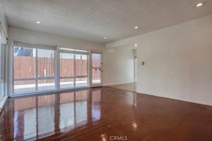 869 Glenway Drive, Inglewood, California 90302