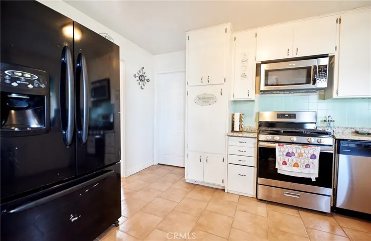 1263 Michigan Avenue, Beaumont, California 92223