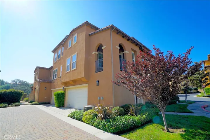 27002 Fairway Lane, Valencia, California 91381