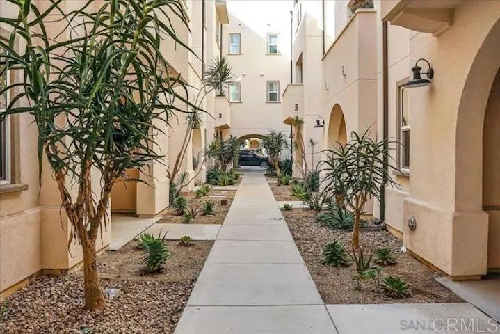 5320 Calle Rockfish 7, San Diego, California 92154