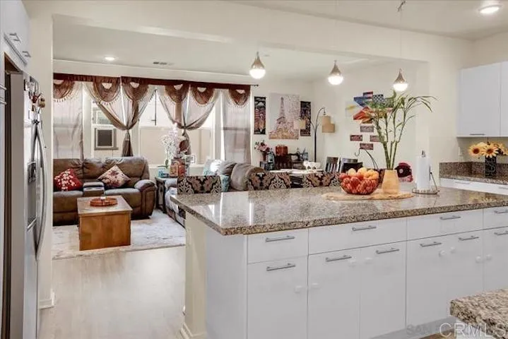 5320 Calle Rockfish 7, San Diego, California 92154