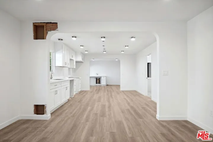 644 E 76th Street, Los Angeles, California 90001