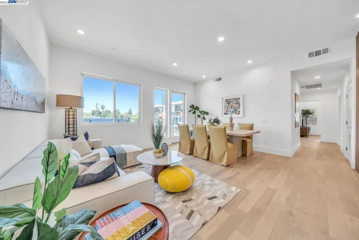 3877 El Camino Real 02, Palo Alto, California 94306