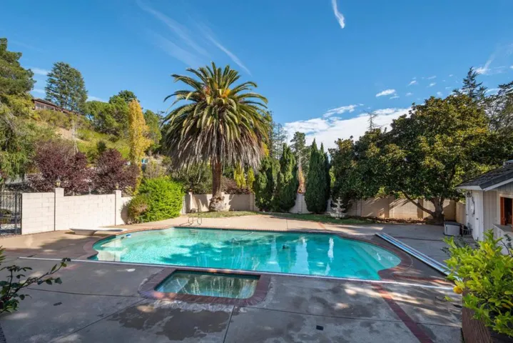 1285 Tartan Trail Road, Hillsborough, California 94010