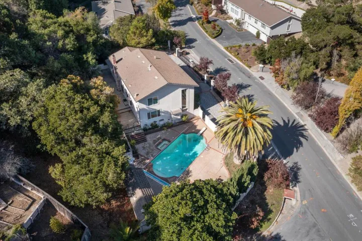 1285 Tartan Trail Road, Hillsborough, California 94010