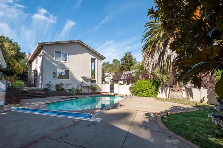 1285 Tartan Trail Road, Hillsborough, California 94010