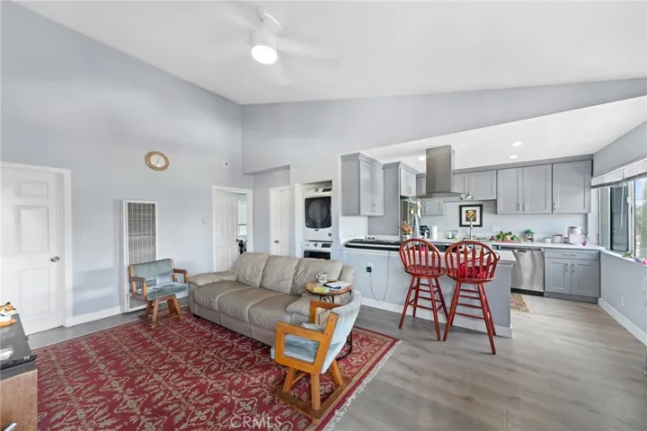 2103 E 6th Street, Long Beach, California 90814