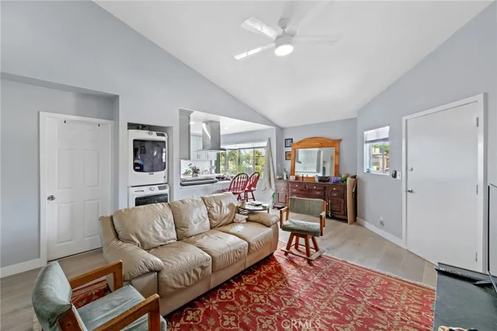 2103 E 6th Street, Long Beach, California 90814