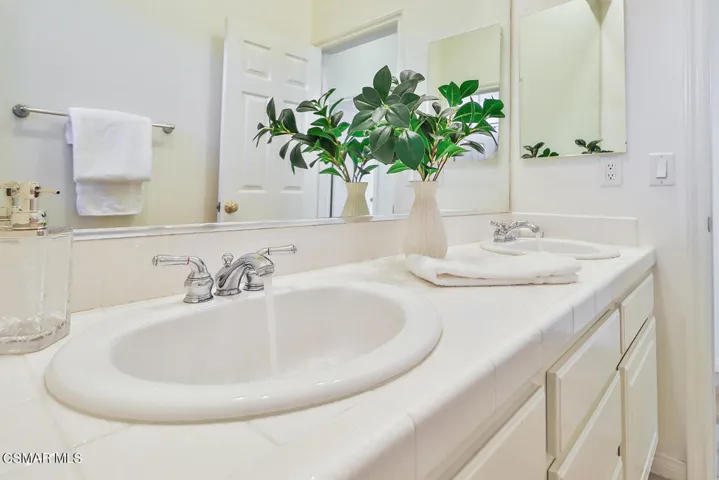hShared Bath2