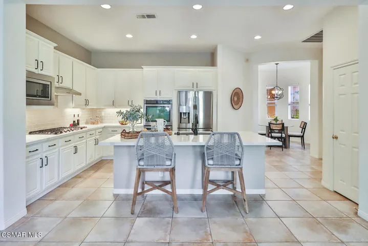 cKitchen Family and Breakfast9