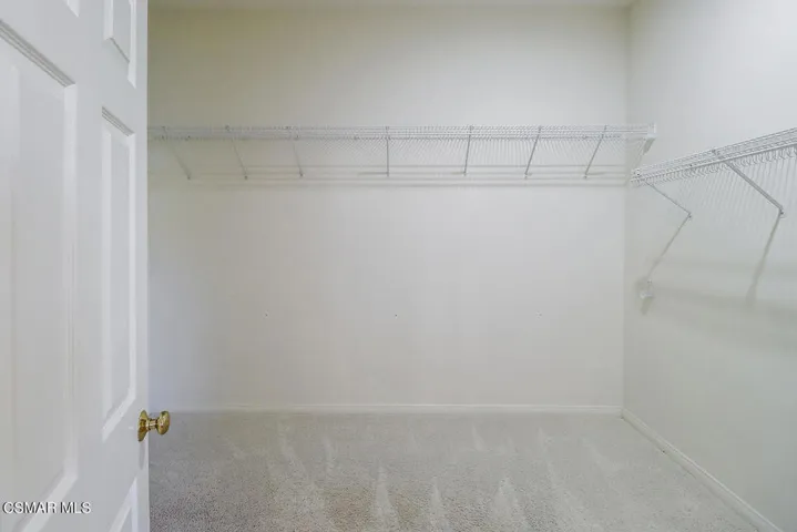 jPrimary Bedroom Suite10