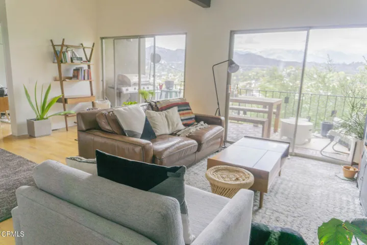 Living Room 4