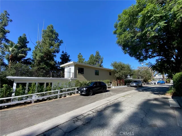 203 Cedar Crest, South Pasadena, California 91030